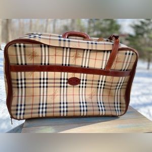 Vintage Authentic Classic Burberry Travel Case made in Italy